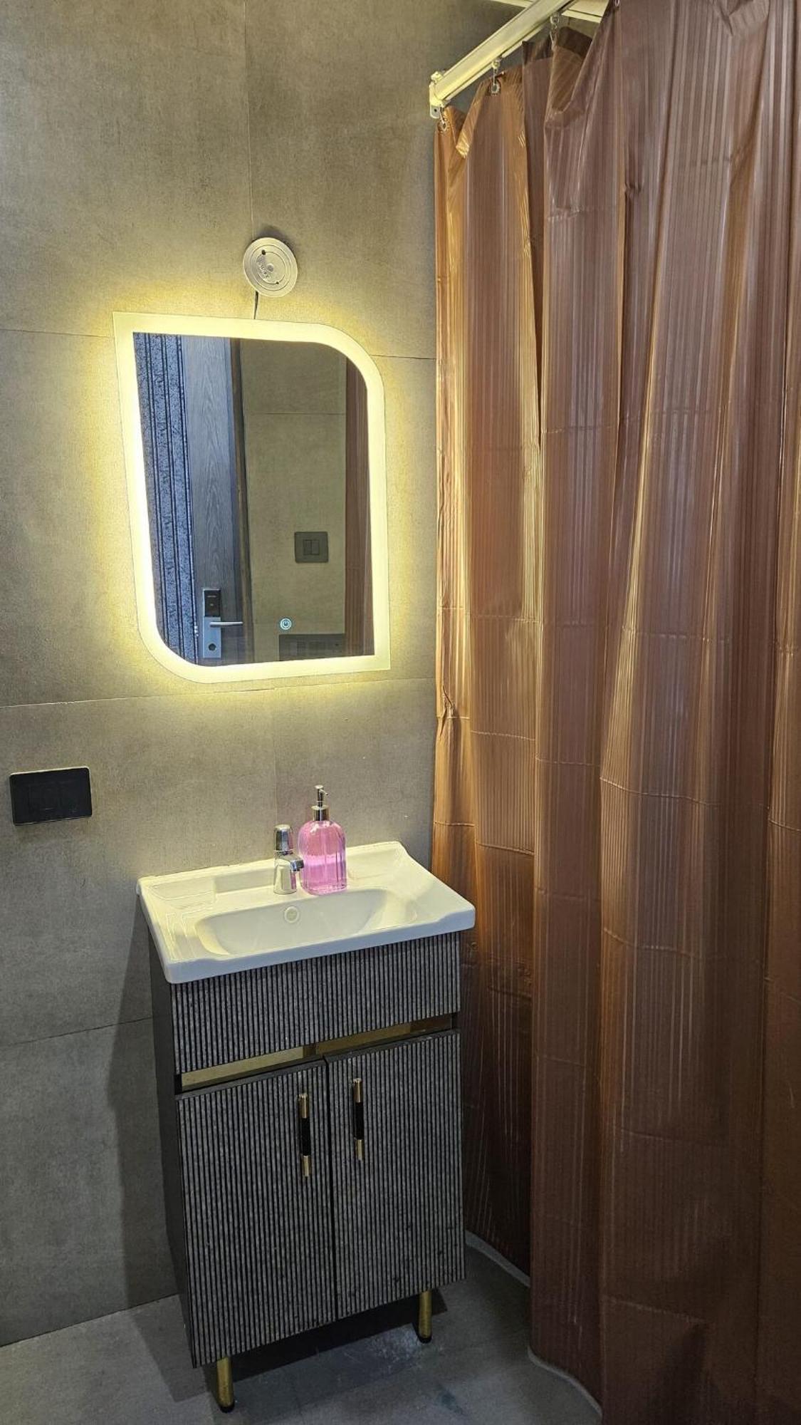 Infinity Luxe - 40th Floor New Delhi